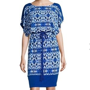 Signature Size Small belted stretch dress